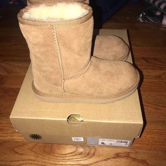 Girls ugg boots - Picture 2 of 4